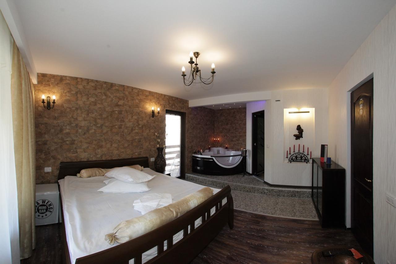Pension Casa Wenge Sinaia Exterior photo